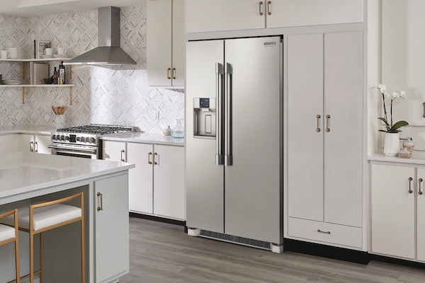 frigidaire refrigerator in kitchen